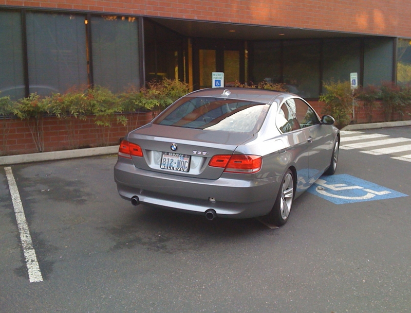 Illustration for article titled The Ultimate in Asshat Parking